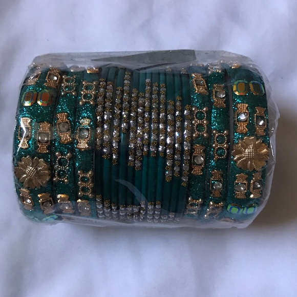 Gorgeous Indian bangles set 18 bracelets - Picture 2 of 7